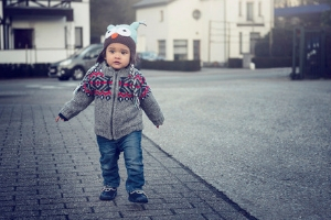 baby-starting-walking